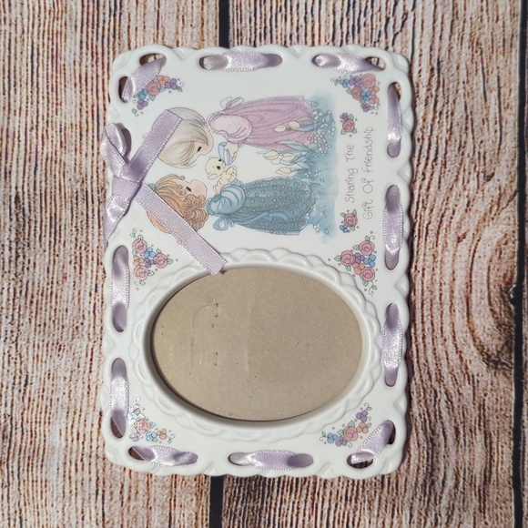 Precious Moments Picture Frame Sharing the Gift of Friendship - Picture 1 of 3